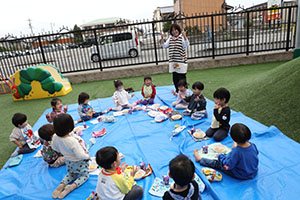 キッズガーデンでピクニック🍴　ぺんぎん