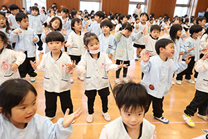 歌・カスタの予行が行われました　年少組