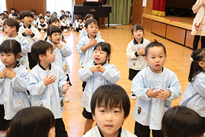 歌・カスタの予行が行われました　年少組