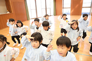 歌・カスタの予行が行われました　年中組