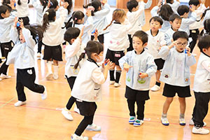 歌・カスタの予行が行われました　年中組