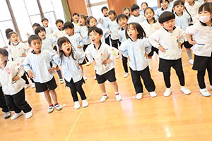 歌・カスタの予行が行われました　年中組