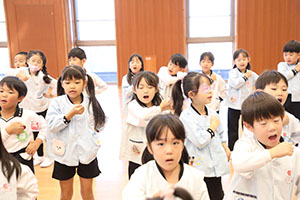 歌・カスタの予行が行われました　年長組