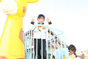 元気いっぱい園庭遊び！！　年長Aチーム