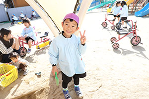 元気いっぱい園庭遊び！！　年長Aチーム