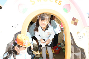 元気いっぱい園庭遊び！！　年長Aチーム