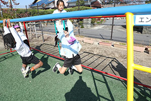 元気いっぱい園庭遊び！！　年長Aチーム