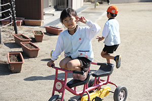 元気いっぱい園庭遊び！！　年長Aチーム