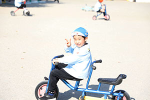 元気いっぱい園庭遊び！！　年長Aチーム