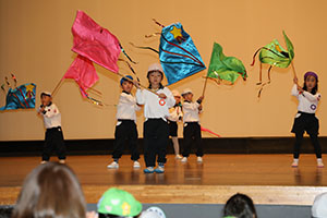 柿安シティーホールでリズム予行　年長Aチーム（C・Ｄ・Ｅ）