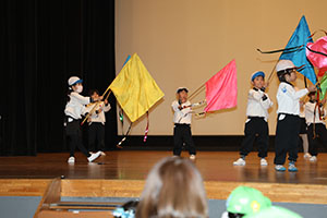 柿安シティーホールでリズム予行　年長Aチーム（C・Ｄ・Ｅ）