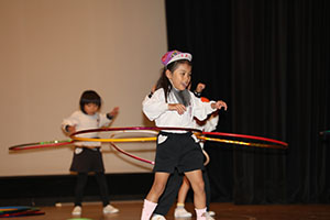 柿安シティーホールでリズム予行　年長Aチーム（C・Ｄ・Ｅ）