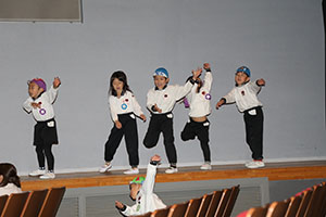 柿安シティーホールでリズム予行　年長Aチーム（C・Ｄ・Ｅ）