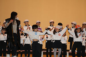 柿安シティーホールでリズム予行　年長Aチーム（C・Ｄ・Ｅ）