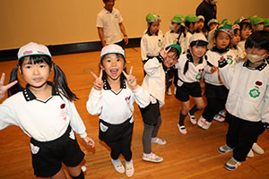 柿安シティーホールでリズム予行　年長Bチーム　(A・B）
