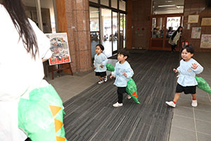 恐竜に変身🦕　きりん