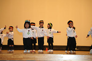 柿安シティーホールでリズム予行  年少Bチーム（うさぎ・ことり・りす）