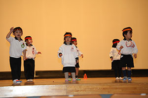 柿安シティーホールでリズム予行  年少Bチーム（うさぎ・ことり・りす）