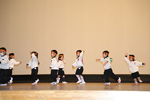 柿安シティーホールでリズム予行  年少Bチーム（うさぎ・ことり・りす）