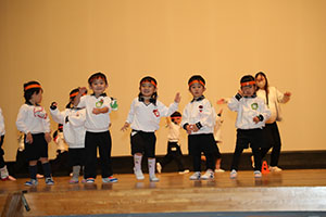 柿安シティーホールでリズム予行  年少Bチーム（うさぎ・ことり・りす）