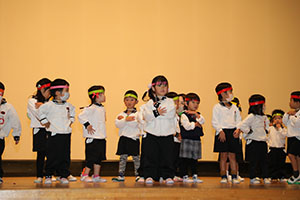 柿安シティーホールでリズム予行  年少Bチーム（うさぎ・ことり・りす）