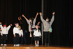 柿安シティーホールでリズム予行  年少Bチーム（うさぎ・ことり・りす）