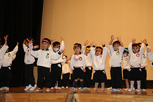 柿安シティーホールでリズム予行  年少Bチーム（うさぎ・ことり・りす）