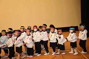 柿安シティーホールでリズム予行  年少Bチーム（うさぎ・ことり・りす）