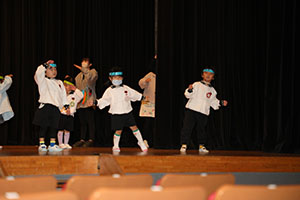 柿安シティーホールでリズム予行  年少Bチーム（うさぎ・ことり・りす）