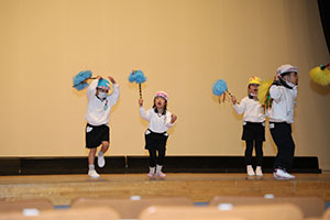 柿安シティーホールでリズム予行  年中Bチーム（ひまわり・さくら・たんぽぽ）
