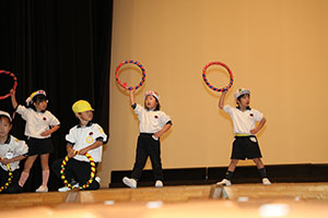 柿安シティーホールでリズム予行  年中Bチーム（ひまわり・さくら・たんぽぽ）