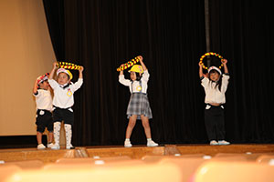 柿安シティーホールでリズム予行  年中Bチーム（ひまわり・さくら・たんぽぽ）