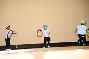 柿安シティーホールでリズム予行  年中Bチーム（ひまわり・さくら・たんぽぽ）