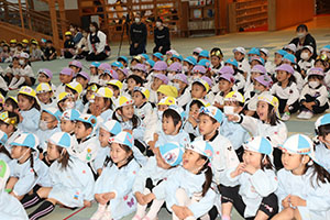 誕生会　ウクレレコンサート🎵　NO．1