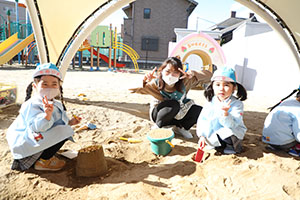 園庭遊び　年中Bチーム（ひまわり・さくら・たんぽぽ）