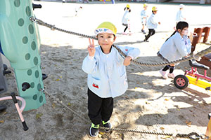 園庭遊び　年中Bチーム（ひまわり・さくら・たんぽぽ）