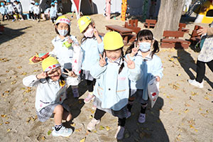園庭遊び　年中Bチーム（ひまわり・さくら・たんぽぽ）