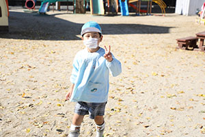 園庭遊び　年中Bチーム（ひまわり・さくら・たんぽぽ）