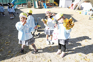 園庭遊び　年中Bチーム（ひまわり・さくら・たんぽぽ）