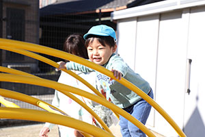 園庭遊び　ぺんぎん・ひよこ・すみれ・ばら