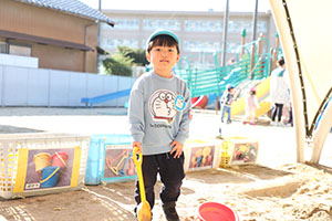 園庭遊び　ぺんぎん・ひよこ・すみれ・ばら