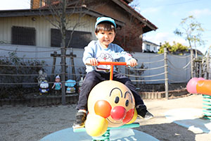 園庭遊び　ぺんぎん・ひよこ・すみれ・ばら