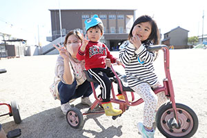 園庭遊び　ぺんぎん・ひよこ・すみれ・ばら