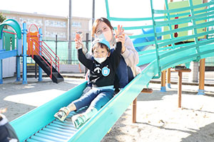 園庭遊び　ぺんぎん・ひよこ・すみれ・ばら