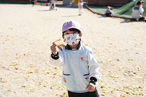 園庭遊び　ぺんぎん・ひよこ・すみれ・ばら