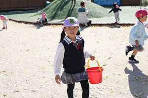 園庭遊び　ぺんぎん・ひよこ・すみれ・ばら