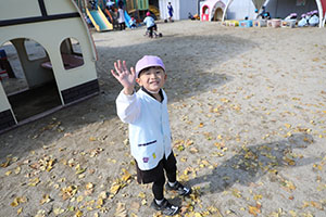 園庭遊び　ぺんぎん・ひよこ・すみれ・ばら