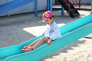 園庭遊び　ぺんぎん・ひよこ・すみれ・ばら