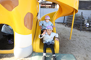 園庭遊び　ぺんぎん・ひよこ・すみれ・ばら