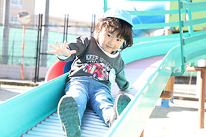 園庭遊び　ぺんぎん・ひよこ・すみれ・ばら